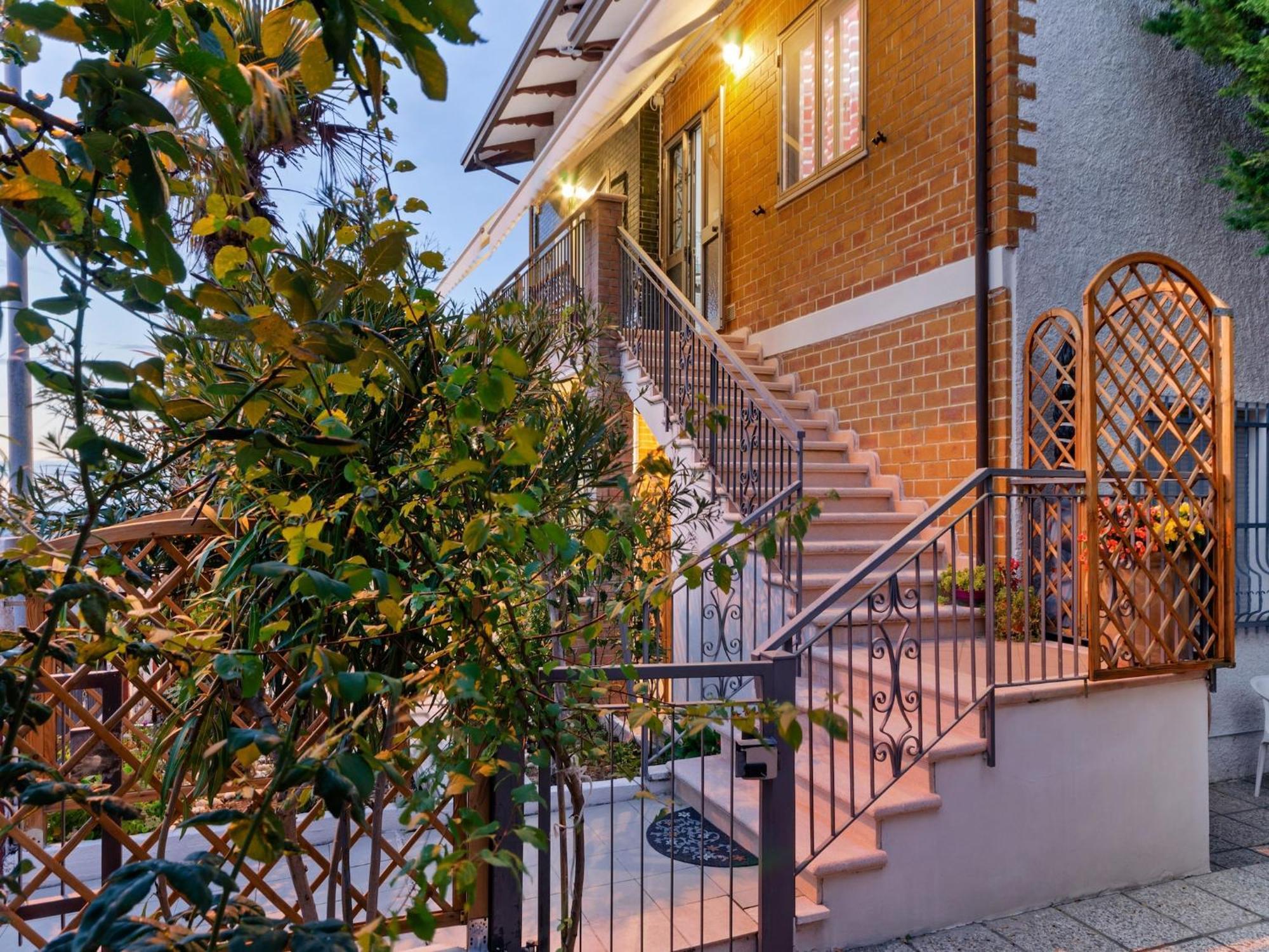 Pleasant Apartment With Courtyard Saludecio ภายนอก รูปภาพ