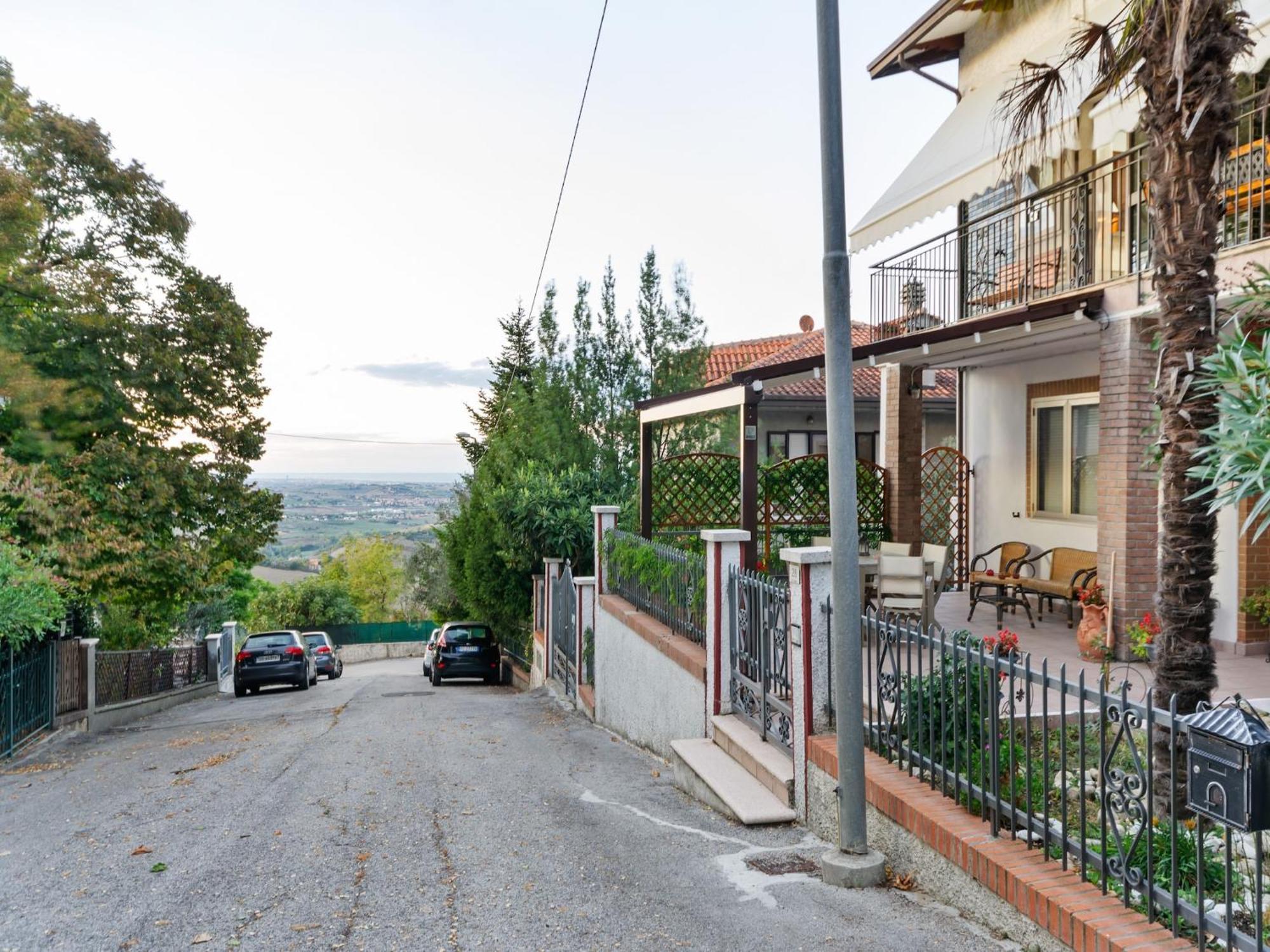 Pleasant Apartment With Courtyard Saludecio ภายนอก รูปภาพ
