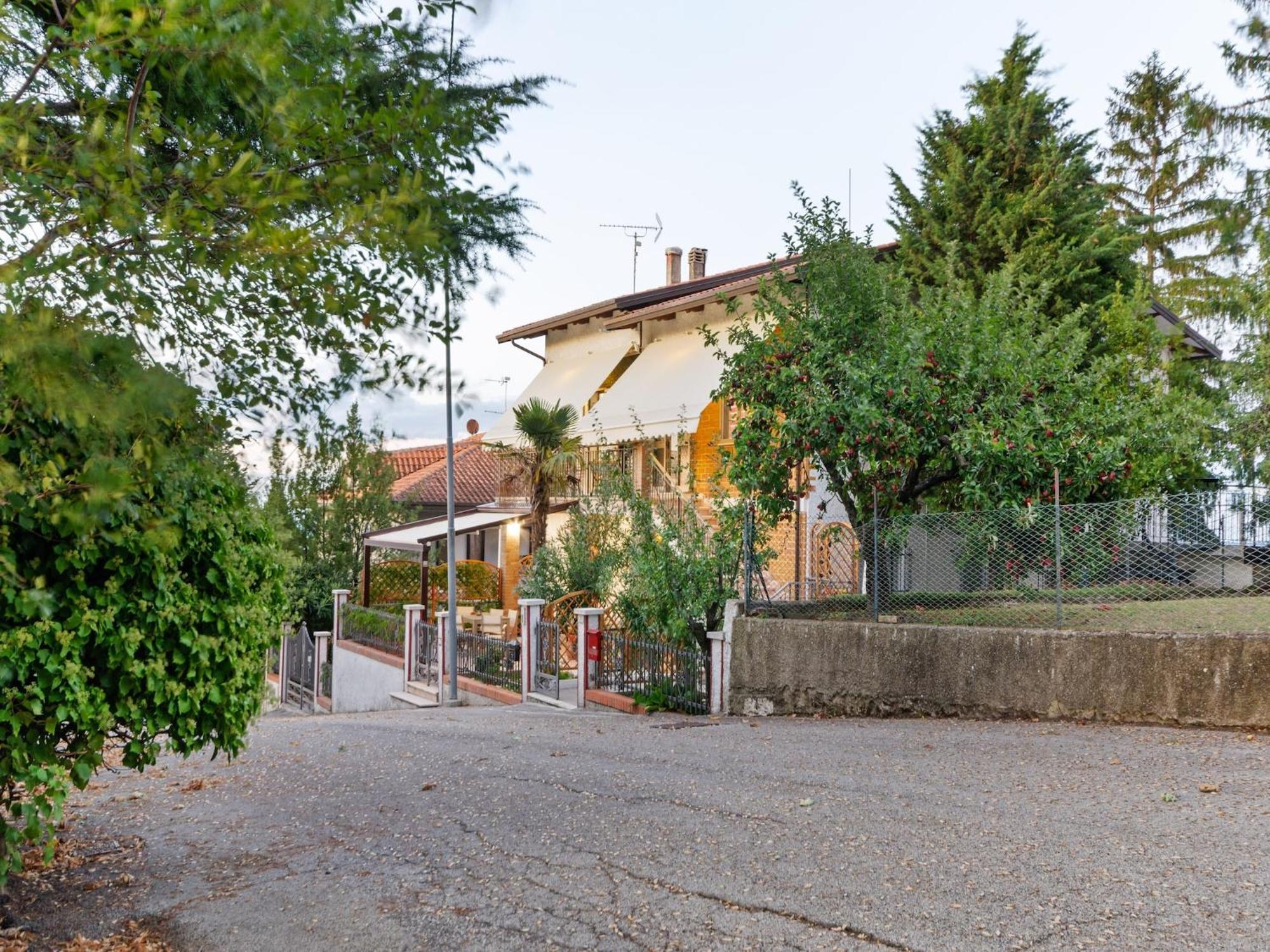 Pleasant Apartment With Courtyard Saludecio ภายนอก รูปภาพ